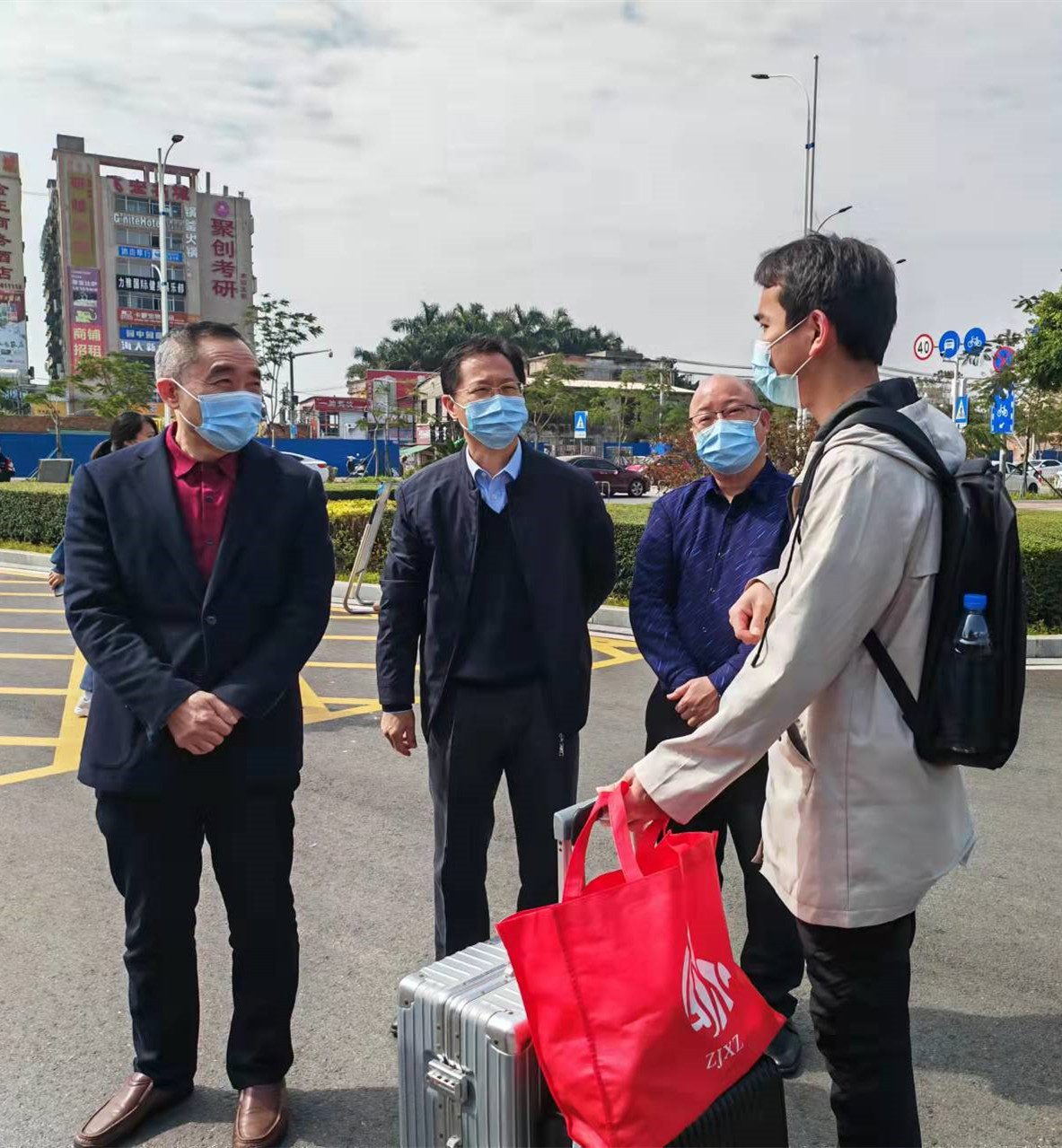 各部门通力合作，助力学生春季学期返校