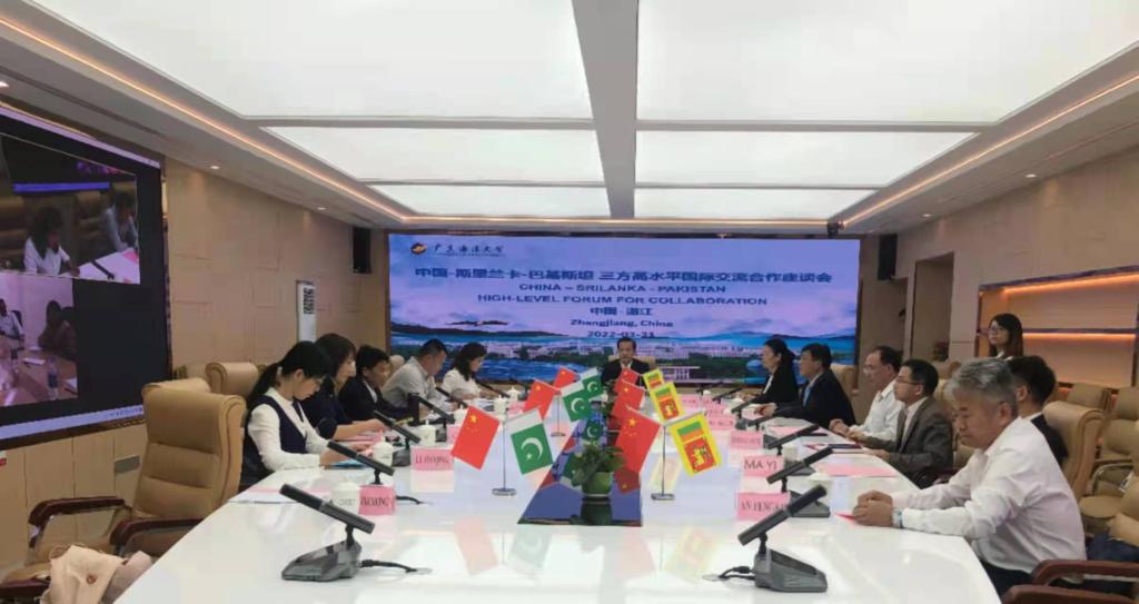 我校与斯里兰卡、巴基斯坦部分高校召开国际合作视频会议