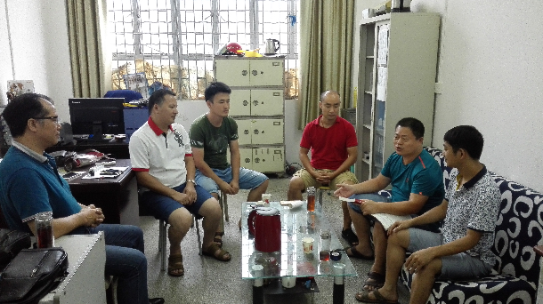 1499068465688723.jpg 党员座谈会.jpg