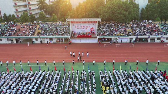 学校举行第二十二届田径运动会 运动强身 健康人生