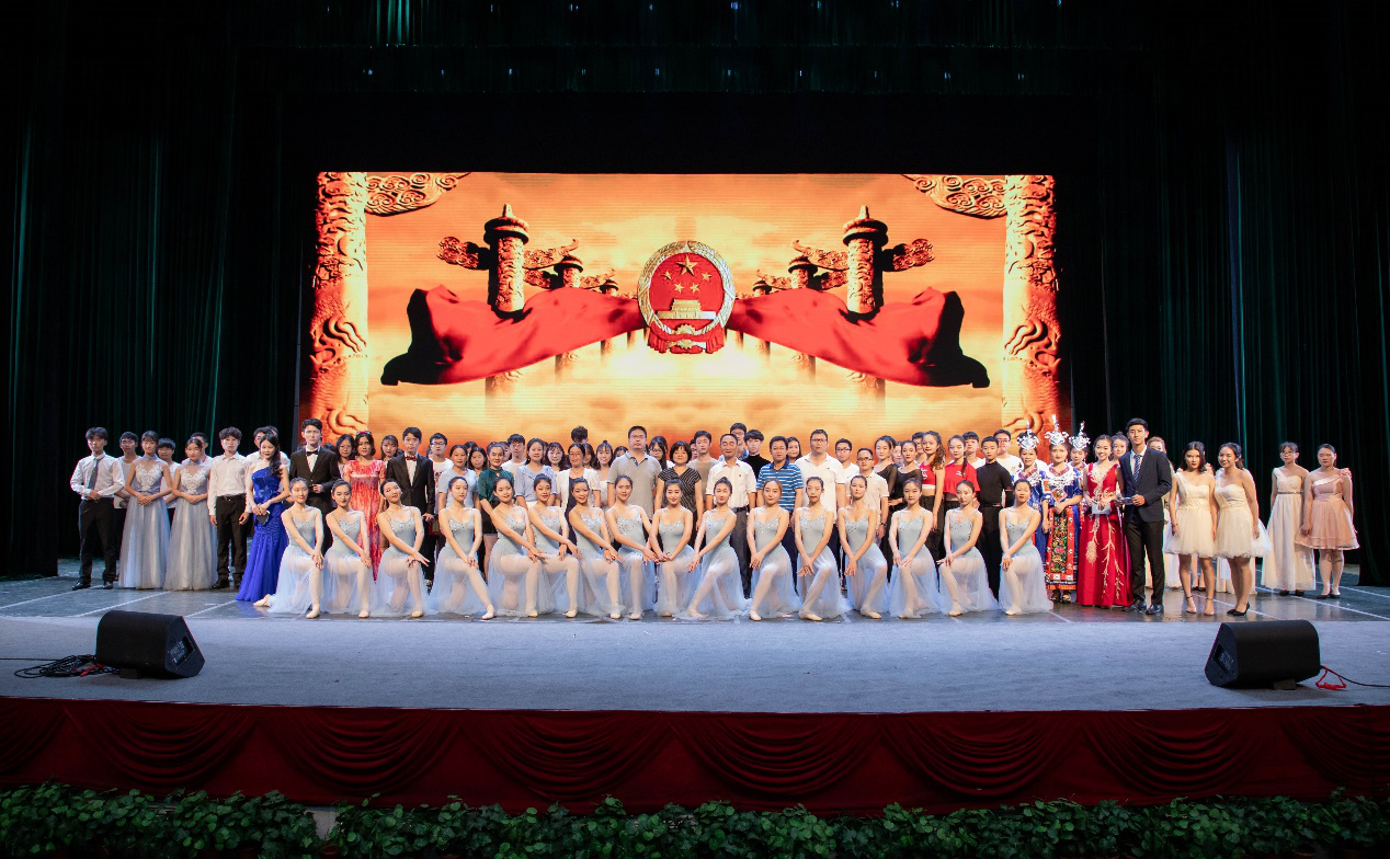 1559003162134973.png 感恩晚会暨闭幕式颁奖典礼.png