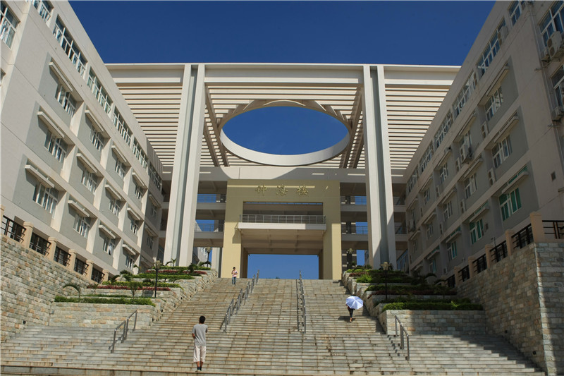 钟海楼阶梯-广东海洋大学