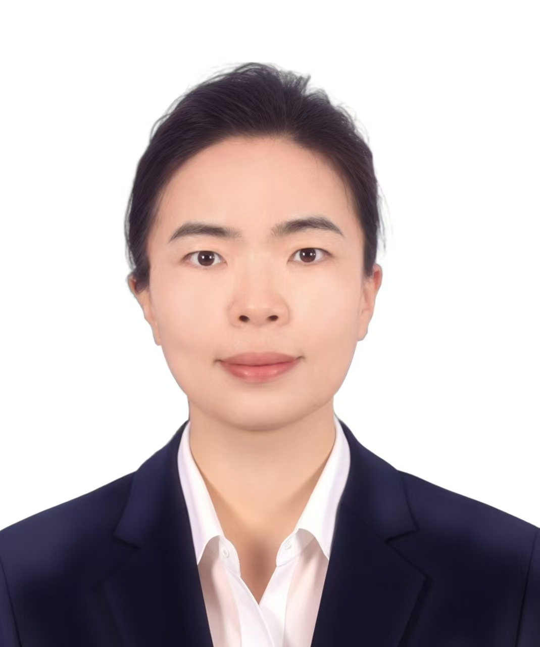 穿着西装的男孩 AI 生成的内容可能不正确。