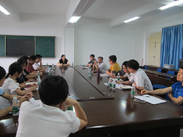 专家组开展教师座谈会.JPG