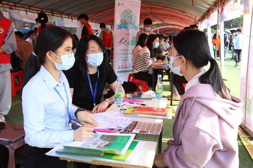广东省2022届普通高校毕业生供需见面活动（粤西地区专场）在我校举行