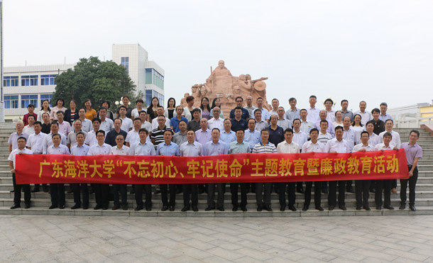 1571402456935209.jpg 合影留念_副本1.jpg